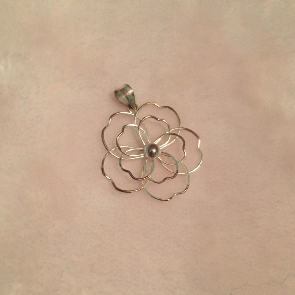 Flower pendant